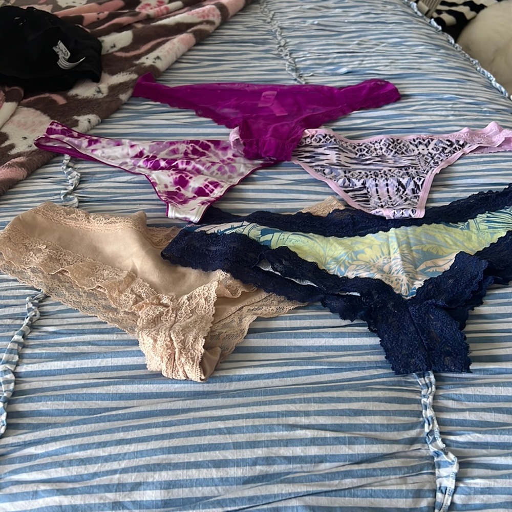 Set of 5 Victoria Secret underwear NWT